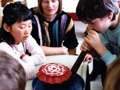 Hören mit den Augen, Kinder einer Sprachheilschule, Margarete Löwensprung, 1988, Foto: Christa Pilger-Feiler